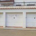Apartamento Familiar En Cerca De La Playa De Grifeu, 2 Y Parking - Es-170-76 Llançà