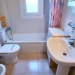 Apartamento Familiar En Cerca De La Playa De Grifeu, 2 Y Parking - Es-170-76 *