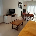 Familiar En Cerca De La Playa De Grifeu, 2 Y Parking - Es-170-76